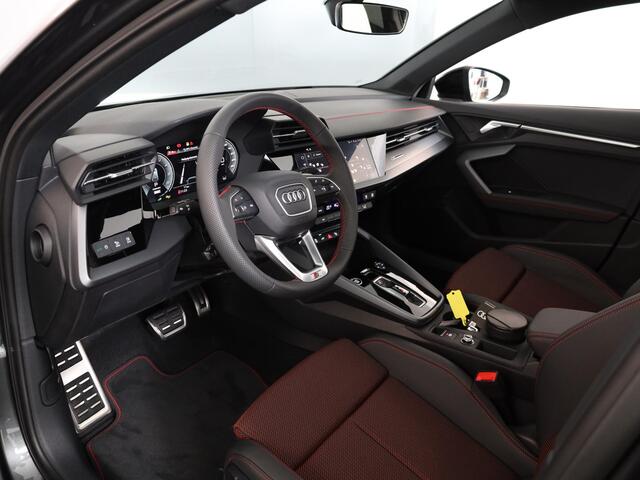 Audi A3 SPORTBACK 45 TFSI e S edition Competition 272 pk SOH 100% S-tronic| Navigatie | Panoramadak | Private lease vanaf ¤798,- | Achteruitrijcamera | Adaptieve cruise control | Matrix LED koplampen |