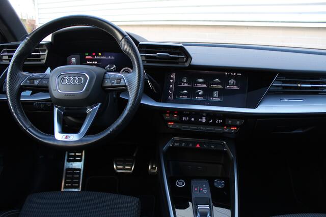 Audi A3 SPORTBACK 35 TFSI edition one | Trekhaak | Panoramadak | Adaptieve Cruise | Matrix | Navigatie