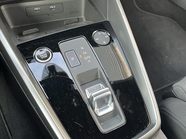 Audi A3 SPORTBACK 40 TFSI e S-Line / AUTOMAAT/ B&O/ PARK.SENSOREN/ SMARTPHONE INTERFACE/ STOELVERWARM./ CRUISE CONTROL/ VIRTUAL COCKPIT/ KEYLESS/ NAVI/ DRIVE SELECT/ CLIMA/ LED/ DAB/ ISOFIX/ 18'' LMV