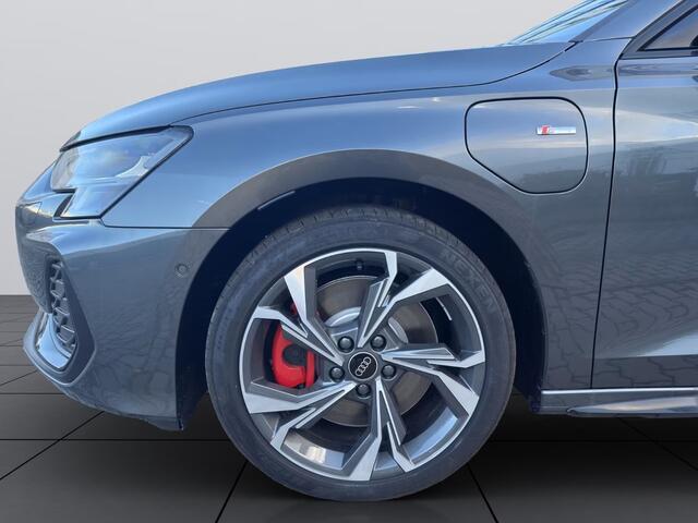 Audi A3 SPORTBACK 45 TFSI e S-LINE (200kW/272pk) ** LED, VIRTUAL, PANORAMA, ELECTR. BED. ST, PRIVACY, 18-inch ** UNFALLFREI - ¤ 14.300,= onder NP ** ** INFORMEER OOK NAAR ONZE AANTREKKELIJKE FINANCIAL-LEASE TARIEVEN **