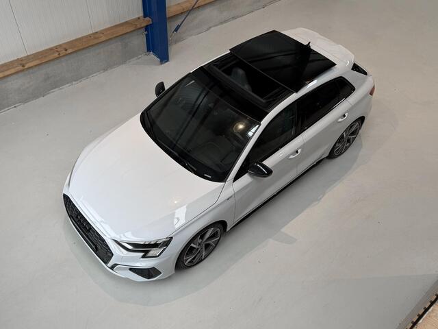 Audi A3 SPORTBACK 35 TFSI S edition 150 PK - RS STOELEN - PANORAMADAK - AUTOMAAT -VIRTUAL COCKPIT - STOELVERWARMING - CARPLAY