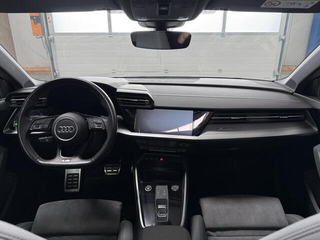 Audi A3 SPORTBACK 35 TFSI S edition 150 PK - RS STOELEN - PANORAMADAK - AUTOMAAT -VIRTUAL COCKPIT - STOELVERWARMING - CARPLAY