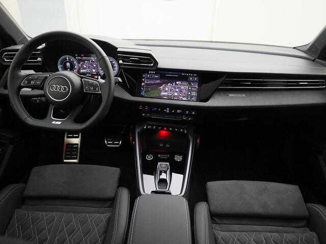 Audi A3 SPORTBACK 45 TFSI e S edition Competition · Panorama dak · Sonos · Navigatie · Stoelverwarming ·