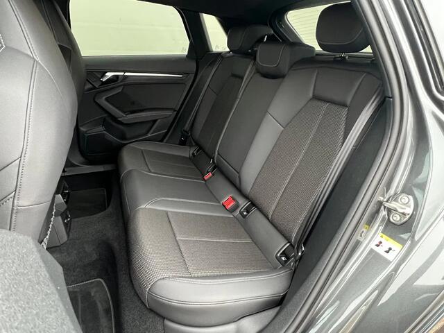 Audi A3 SPORTBACK 35 TFSI | S Edition | Trekhaak | 19 inch | Keyless | Zwart optiek