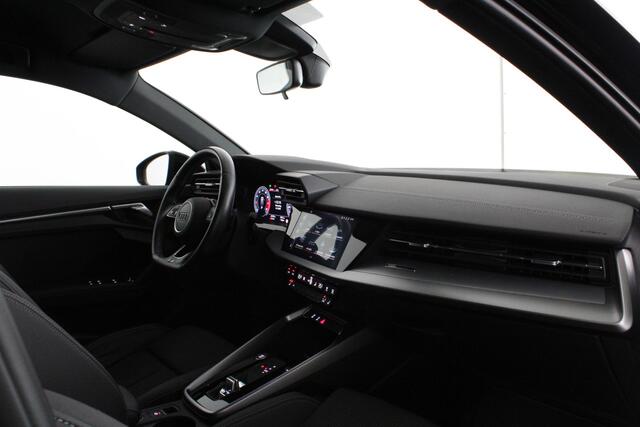 Audi A3 SPORTBACK 35 TFSI S line edition > Full S line/Matrix-LED/Black-Optiek/19inch/Mythoszwart metallic