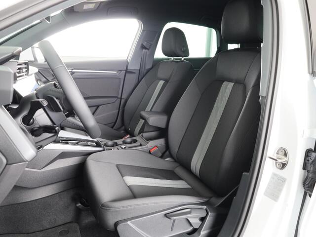 Audi A3 SPORTBACK 40 TFSI e Pro Line 204pk | 18 inch Lichtmetalen velgen | Parkeercamera| Navigatie via App | Stoelverwarming