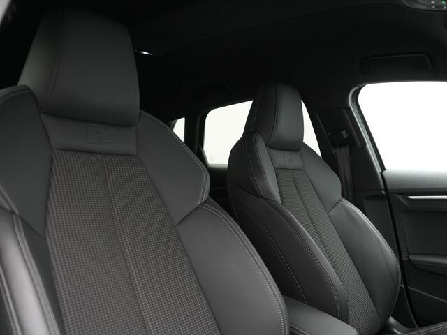 Audi A3 SPORTBACK 45 TFSI e S edition Competition Plug In Hybrid 245pk Dealer O.H. PHEV | 2x S Line | Sportstoelen Massage | Adaptive Cruise | Bang & Olufsen | Matrix LED | 18"L.M | Sfeerverlichting | Apple Carplay | Virtual | Keyless | Blis | Navigatie | DAB |