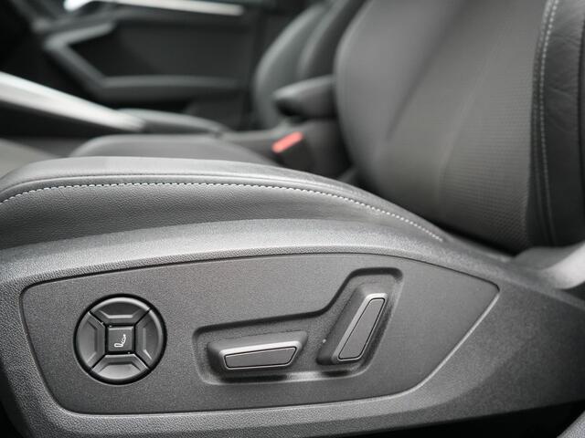 Audi A3 SPORTBACK 45 TFSI e S edition Competition Plug In Hybrid 245pk Dealer O.H. PHEV | 2x S Line | Sportstoelen Massage | Adaptive Cruise | Bang & Olufsen | Matrix LED | 18"L.M | Sfeerverlichting | Apple Carplay | Virtual | Keyless | Blis | Navigatie | DAB |