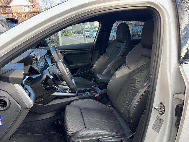 Audi A3 SPORTBACK 30 TFSI S edition / Pano / Navigatie / LED / Parkeersensoren / Lichtmetaal 17 inch / Climate controle /