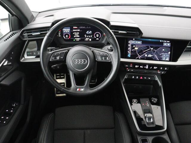 Audi A3 SPORTBACK 30 TFSI S edition | Stoelverwarming | Park Assist | Sportstoelen | Carplay | Half leder | Virtual Cockpit | Full LED | Navigatie | Climate control | Cruise control