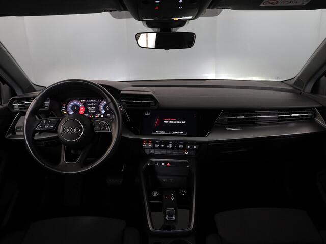 Audi A3 SPORTBACK 30 TFSI Advanced edition 110 pk S-tronic | Navigatie | Parkeersensoren achter | LED koplampen | Cruise control | Apple Carplay/Android Auto |