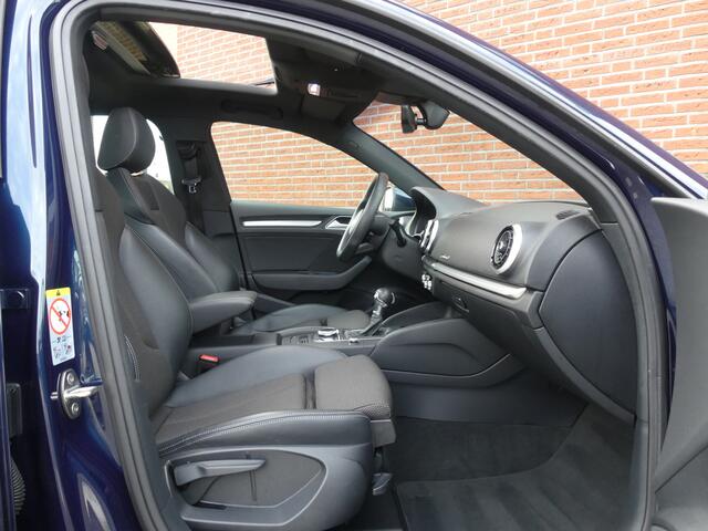 Audi A3 SPORTBACK 40 e-tron S-Line / Panoramadak / Virtual cockpit