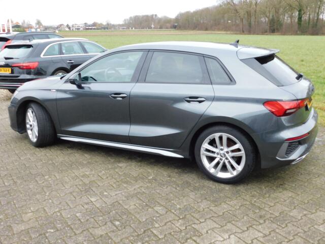 Audi A3 SPORTBACK 35 TFSI S edition, Keyless, ACC, Trekhaak, Camera