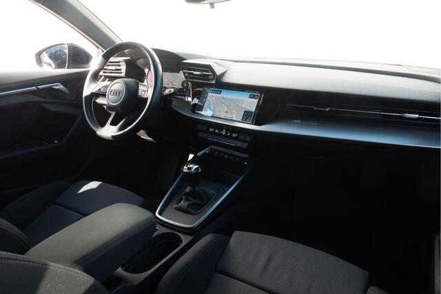 Audi A3 SPORTBACK 30 TFSI Business edition Trekhaak/ Virtual cockpit/ Full led/ Sportstoelen/ Navigatie/ Camera/ Carplay/ Cruise control