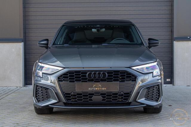 Audi A3 SPORTBACK 40 TFSIe S line Panoramadak Elektrische Stoelverwarming Sfeerverlichting