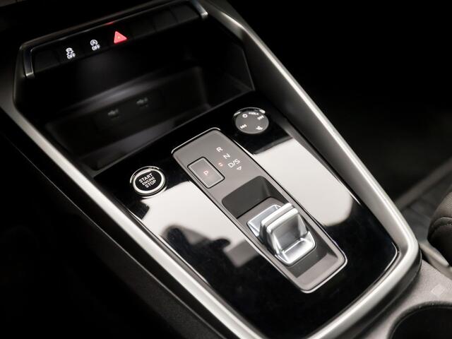 Audi A3 SPORTBACK 35 TFSI Sport 150Pk Automaat (APPLE CARPLAY, GROOT NAVI, CLIMATE, GETINT GLAS, SPORTSTOELEN, ZWART HEMEL, PARKEERSENSOREN, LED, LANE ASSIST, NIEUWSTAAT)