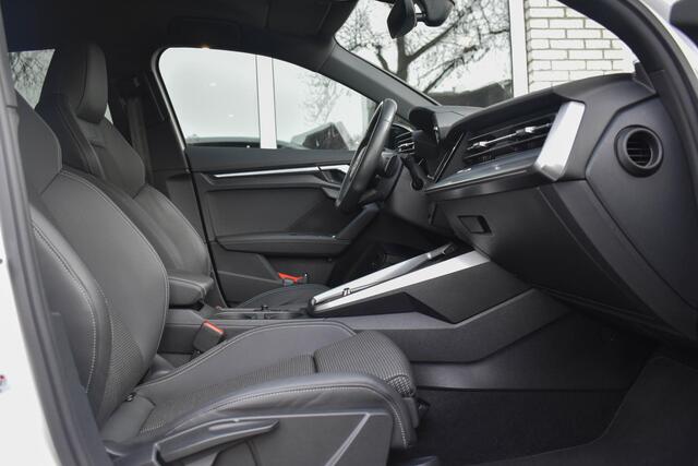 Audi A3 SPORTBACK 45 TFSI e 3x S-Line Competition Virtual Camera