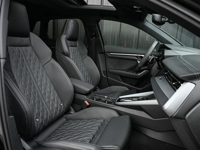 Audi A3 SPORTBACK 45 TFSI e S edition Competition | Panoramadak | 5 jr garantie | Ambiance interieur | Active Cruise | Sonos Sound | S-Seats + Memory | Head-Up | Camera | Stoelverwarming | Keyless