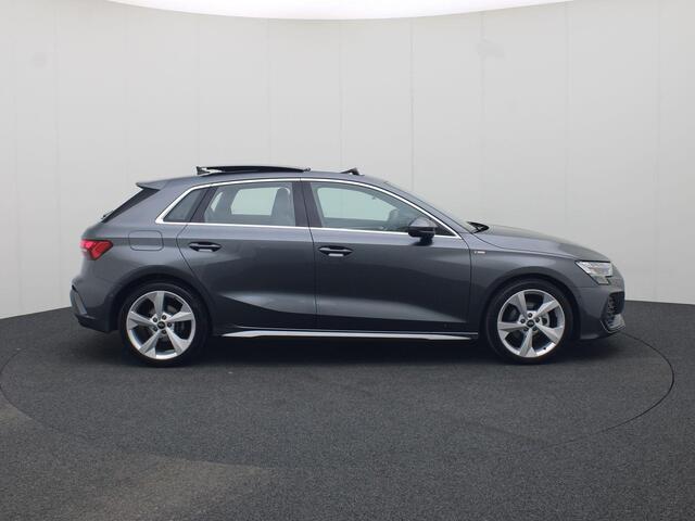 Audi A3 SPORTBACK 35 TFSI/150PK S Line · Panoramadak · Camera · SONOS · Stoelverwarming · Apple/Android Car Play · Leder/Stof · Drive select · Garantie t/m 08-07-2027