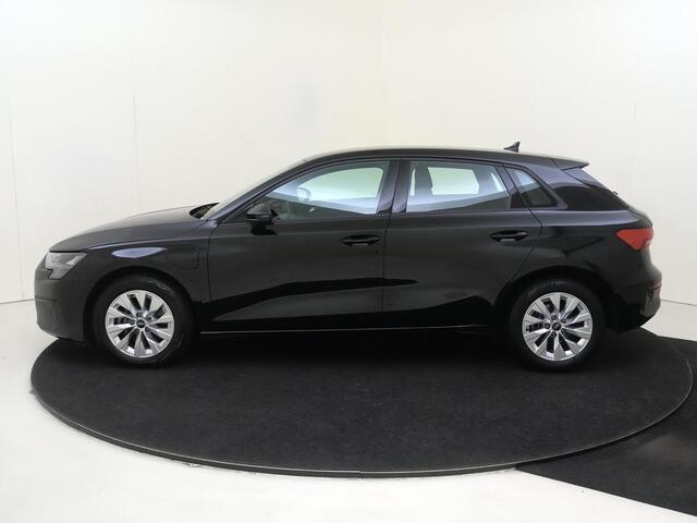 Audi A3 SPORTBACK 40 TFSI e Advanced edition | Parkeerassistent | Virtual cockpit Plus | Achteruitrijcamera | Stoelverwarming | Lederen bekleding | Navigatie Plus | CarPlay |