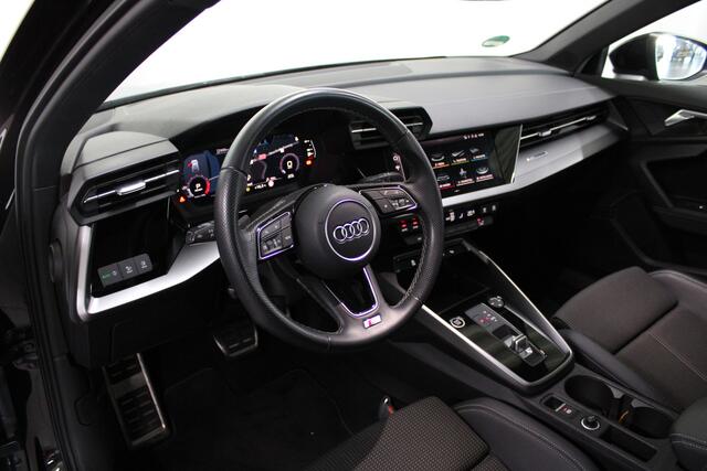 Audi A3 SPORTBACK 35 TFSI S edition Automaat / ACC / Pano. / Carplay / Led / Navi. / PDC voor + achter /