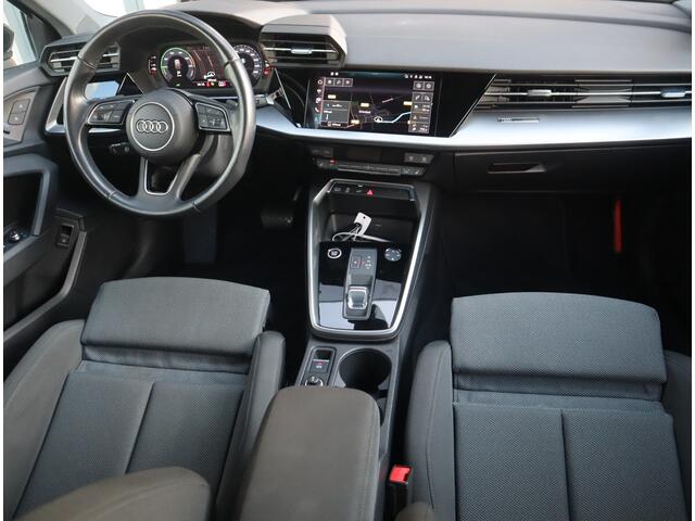 Audi A3 SPORTBACK 40 TFSI e Business edition Navi / Cruise / Carplay / LED Btw auto