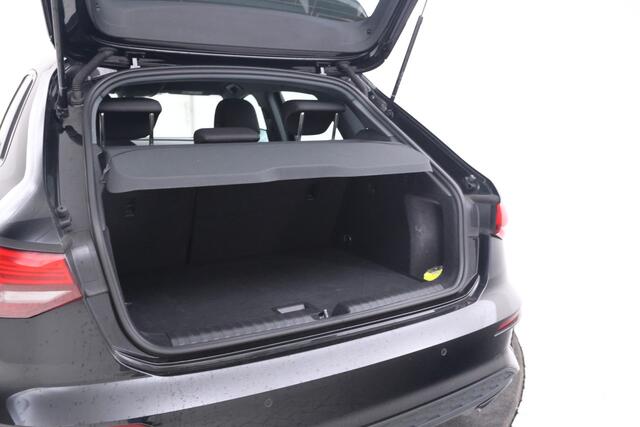 Audi A3 SPORTBACK 30 TFSI S edition Automaat, Navigatie, Full Black!