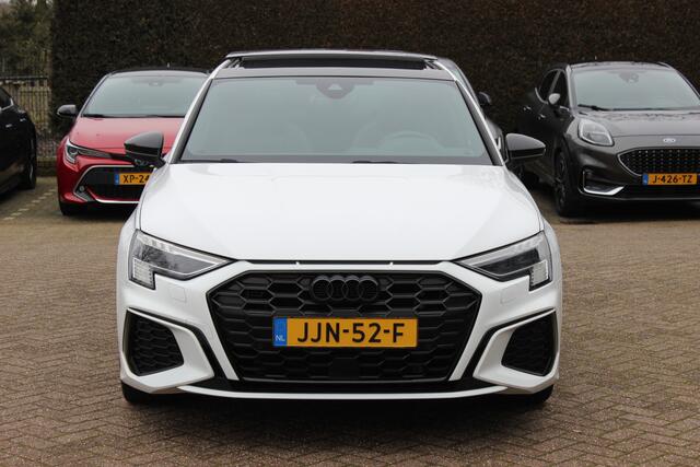 Audi A3 SPORTBACK 45 TFSI e S edition Competition / Camera / Panoramadak / Head-up / RS Seats / B&O / Elektr. stoelen / 19'' / CarPlay / Stoelmassage+Verwarming / Dodehoek / DAB / ACC