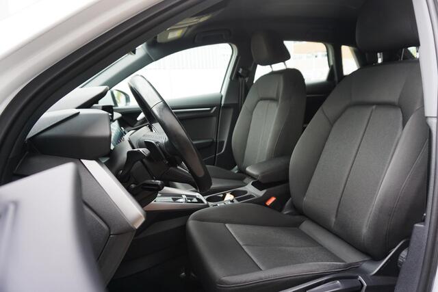 Audi A3 SPORTBACK 35 TFSI150PK/Digitaal Dashboard/Camera/Automatisch inparkeer hulpsysteem.