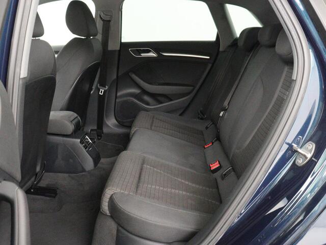 Audi A3 SPORTBACK 30 TFSI Sport | Sportstoelen | Full LED | Navigatie | Parkeerhulp | Climate control | Bluetooth | 17'' | Cruise control