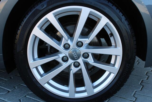 Audi A3 SPORTBACK 35 TFSI CoD Advance Sport | Incl. 12 maanden garantie | Stoelverwarming | Cruise control | Bluetooth | Parkeersenoren |