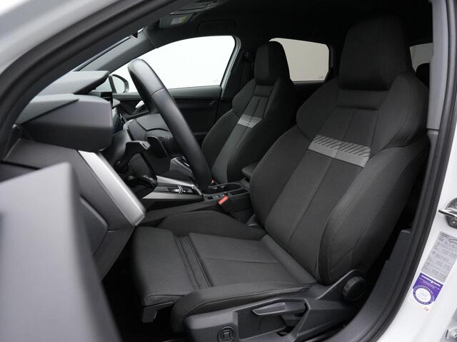 Audi A3 SPORTBACK 40 TFSI e 204 pk S-Line | Adaptive Cruise | Stoelverwarming | Navigatie | Parkeersensoren voor/achter | Carplay | Drive Select