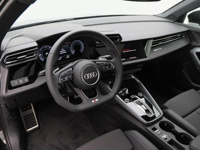 Audi A3 SPORTBACK 45 TFSi e 245 Pk S-Line Competition | Stoelverwarming | Panorama dak | Sonos Audio | Camera | Full LED | 18 Inch | 155 Km !!