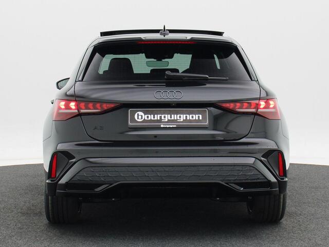 Audi A3 SPORTBACK 45 TFSi e 245 Pk S-Line Competition | Stoelverwarming | Panorama dak | Sonos Audio | Camera | Full LED | 18 Inch | 155 Km !!