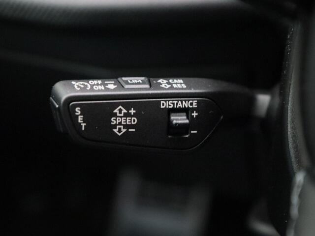 Audi A3 SPORTBACK 45 TFSi e 245 Pk S-Line Competition | Stoelverwarming | Panorama dak | Sonos Audio | Camera | Full LED | 18 Inch | 155 Km !!