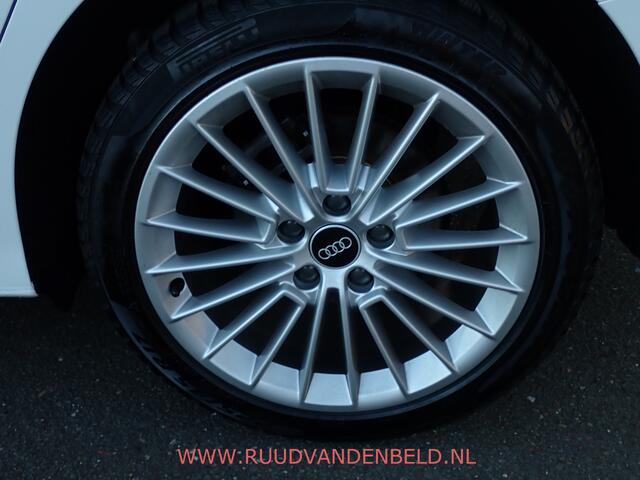 Audi A3 SPORTBACK 30 TFSI Advanced edition CARPLAY / LED / SPORTSTOELEN / CRUISE