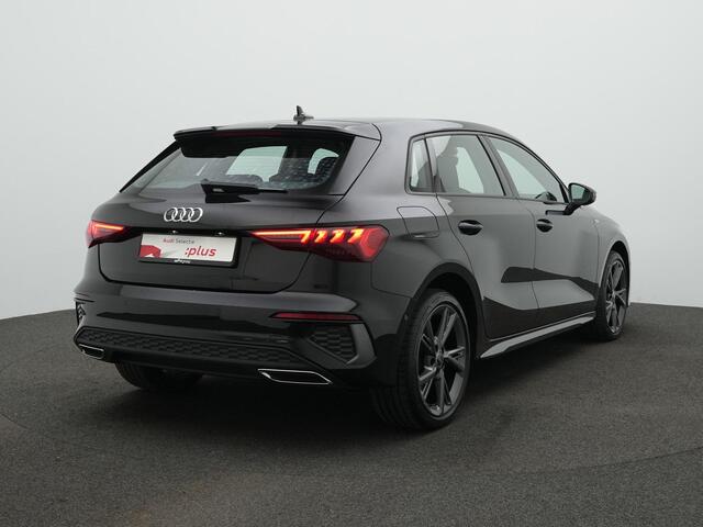 Audi A3 SPORTBACK 40 TFSI e 204 pk S-Line | Stoelverwarming | Parkeersensoren voor/achter | Carplay | Keyless Entry