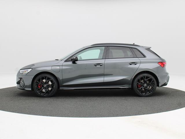 Audi A3 SPORTBACK 45 TFSi e 272 Pk S-Line Competition | Stoelverwarming | Trekhaak | Camera | Adaptive Cruise | Climatronic | CarPlay | Sonos Audio | 19 Inch | 6.106 Km !!