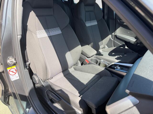 Audi A3 SPORTBACK 30 TFSI Business edition Carplay, Android Auto, Led Matrix, Sport Interieur, Privacy Glass