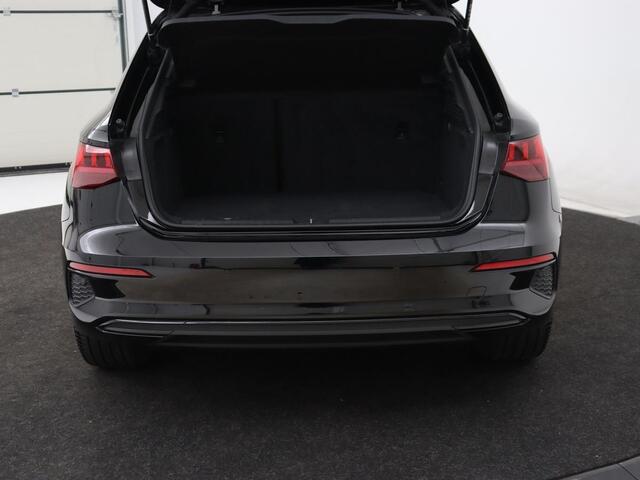 Audi A3 SPORTBACK 30 TFSI Advanced edition | Panoramadak | Stoelverwarming | Camera | Carplay | Sportstoelen | Navigatie | Full LED | Virtual Cockpit | Getint glas | Climate control | Parkeerhulp | Cruise control