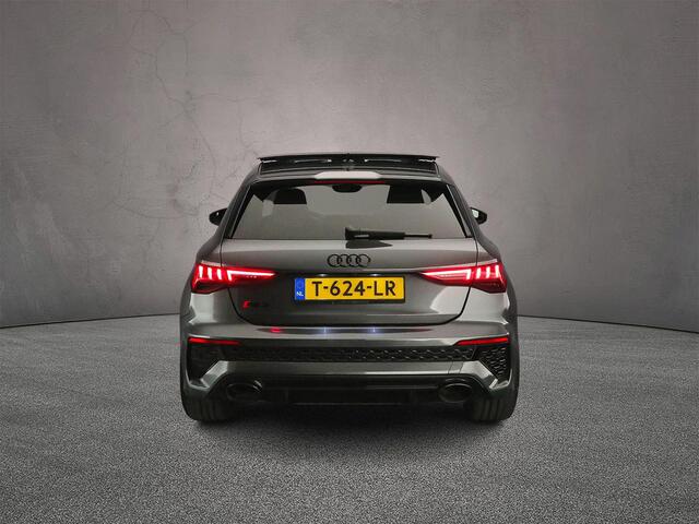 Audi A3 SPORTBACK 2.5 TFSI RS 3 quattro | Panorama Dak | Apple/Android Play | Adaptive Cruise | Camera | Carbon | Head-up | Matrix | Adaptief Demping Systeem | Sfeerverlichting | LED-lichtpakket |
