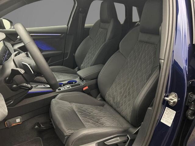 Audi A3 SPORTBACK 45 TFSI e 272PK S edition Competition | Panorama-Dak | Sonos | Alcanatara | Sfeerverlichting-Plus | 18-Inch | Achterruitrijcamera | Stoelverwarming | Hold-Assist |