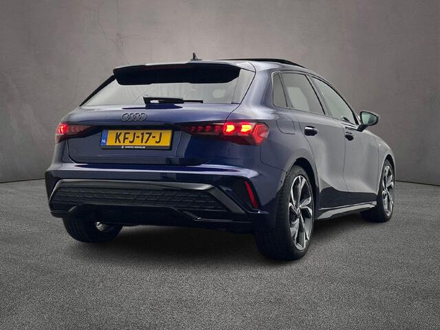 Audi A3 SPORTBACK 45 TFSI e 272PK S edition Competition | Panorama-Dak | Sonos | Alcanatara | Sfeerverlichting-Plus | 18-Inch | Achterruitrijcamera | Stoelverwarming | Hold-Assist |