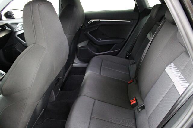 Audi A3 SPORTBACK 30 TFSI Advanced edition Automaat Navigatie | Sportvelgen | Sportstoelen | Climatronic