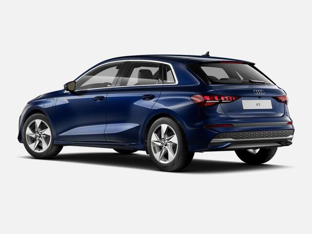 Audi A3 SPORTBACK 40 TFSI e Advanced edition 204 PK · Assistentie pakket rijden en Parkeren plus · Lichtpakket plus ambient light · 3-spaaks mf. afgevlakt sportstuur