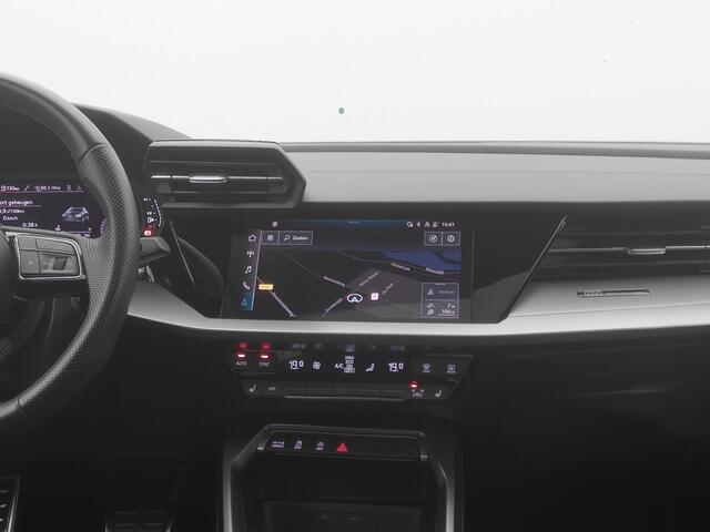 Audi A3 SPORTBACK 30 TFSI Automaat S Edition | PANO | ADAPTIVE | NAVI | STOELVERWARMING
