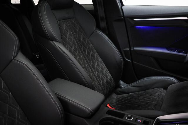Audi A3 SPORTBACK 45 TFSI e S edition Competition | MATRIX LED / PARKEER- PACK | PANORAMADAK | HALF LEDER | STOELVERWARMING | CAMERA | 18"