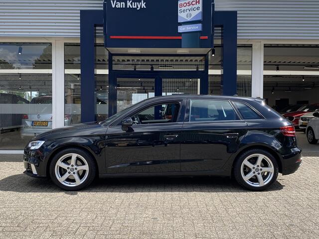 Audi A3 SPORTBACK 1.0 TFSI Design Pro Line / Automaat / 61.000 Km / Bi-Xenon Koplampen / LED Dagrijverlichting / Comfortstoelen / Radio-Bluetooth / Navi / Cruise-Control / Climate-Control / ELKTR-Pakket / AFN-Trekhaak / PDC Achter / LMV 17'' / All-Season / ENZ.