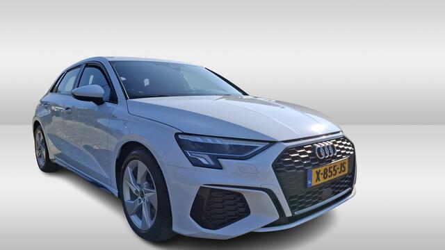 Audi A3 SPORTBACK 30 TFSI S-edition Automaat Full LED verlichting / Parkeersensoren / 17 " LM velgen / HAL