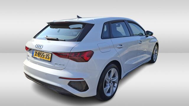 Audi A3 SPORTBACK 30 TFSI S-edition Automaat Full LED verlichting / Parkeersensoren / 17 " LM velgen / HAL